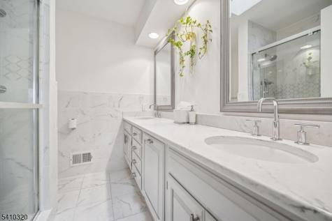 137 High Oaks Drive Warren NJ 07059