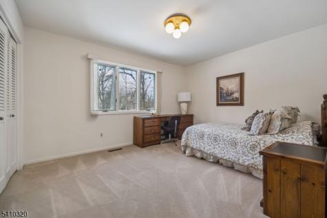 137 High Oaks Drive Warren NJ 07059