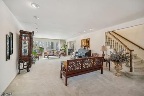 137 High Oaks Drive Warren NJ 07059