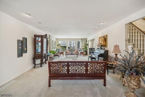 137 High Oaks Drive Warren NJ 07059