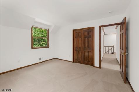 11 Cambridge Drive Clinton NJ 08801