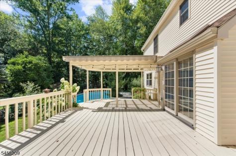 11 Cambridge Drive Clinton NJ 08801