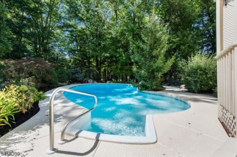 11 Cambridge Drive Clinton NJ 08801