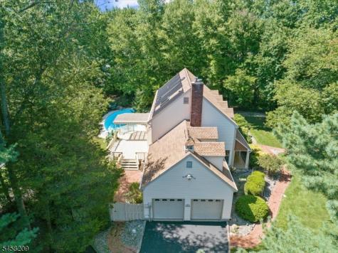 11 Cambridge Drive Clinton NJ 08801
