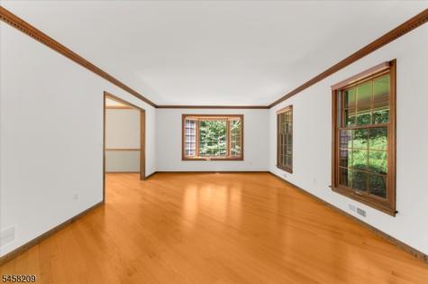 11 Cambridge Drive Clinton NJ 08801