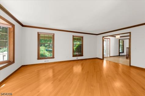 11 Cambridge Drive Clinton NJ 08801
