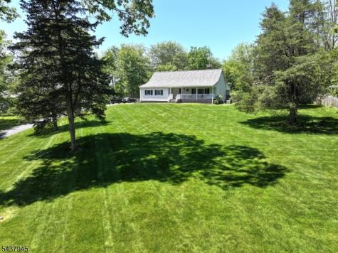 18 Roslyn Road Frankford NJ 07826