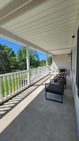18 Roslyn Road Frankford NJ 07826