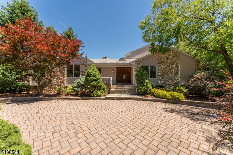 486 Summit Road Mountainside NJ 07092