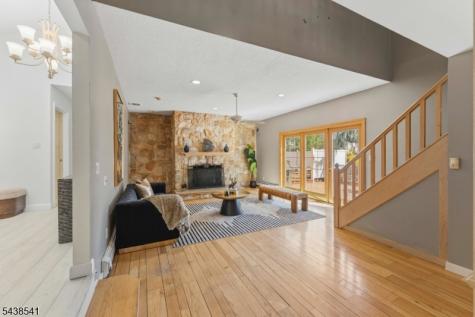 486 Summit Road Mountainside NJ 07092
