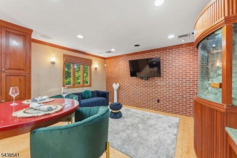 486 Summit Road Mountainside NJ 07092