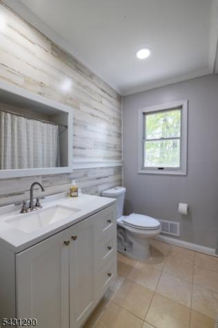 72 Orben Drive Roxbury NJ 07850