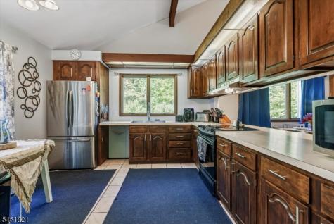 6 Lake Road Hampton NJ 07860