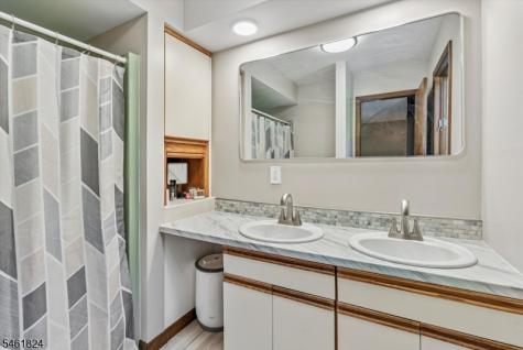 6 Lake Road Hampton NJ 07860