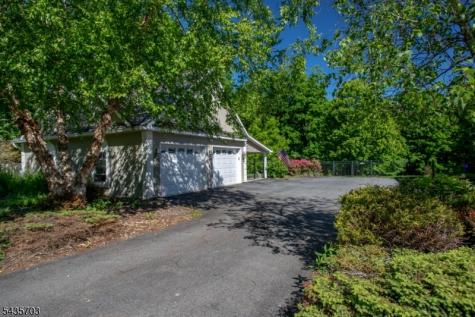 6 Eileen Drive Wantage NJ 07461