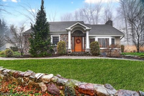 8 Hemlock Lane Kinnelon NJ 07405