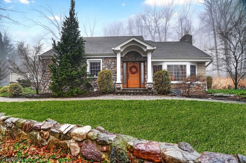 8 Hemlock Lane Kinnelon NJ 07405