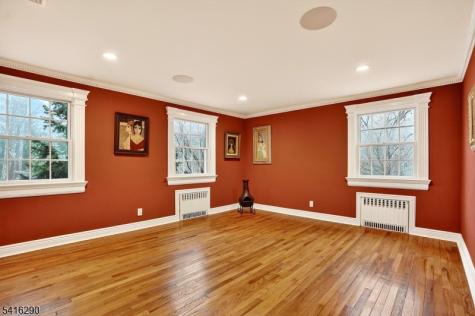 8 Hemlock Lane Kinnelon NJ 07405