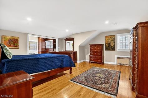 8 Hemlock Lane Kinnelon NJ 07405