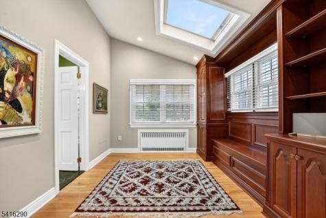 8 Hemlock Lane Kinnelon NJ 07405