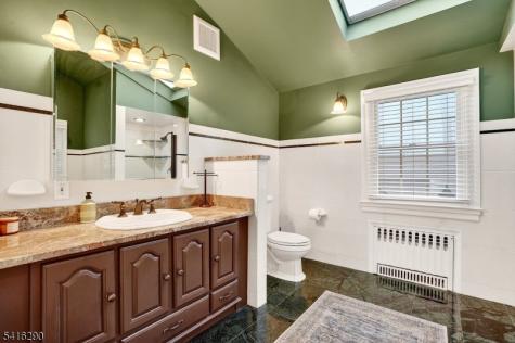 8 Hemlock Lane Kinnelon NJ 07405