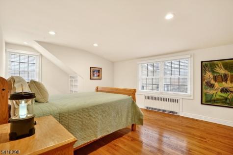 8 Hemlock Lane Kinnelon NJ 07405