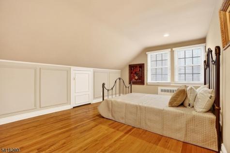 8 Hemlock Lane Kinnelon NJ 07405