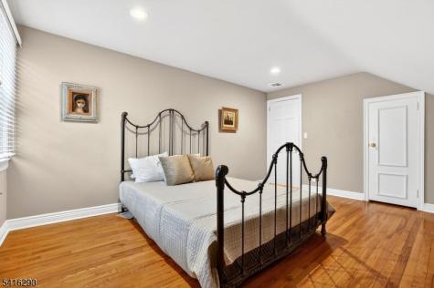 8 Hemlock Lane Kinnelon NJ 07405