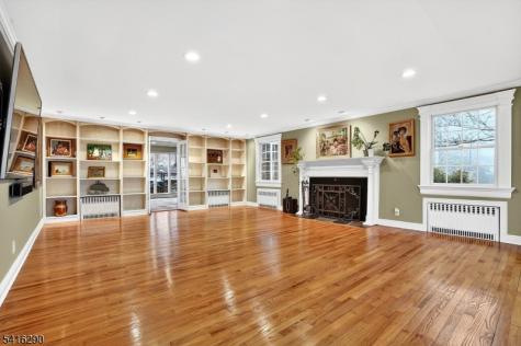 8 Hemlock Lane Kinnelon NJ 07405