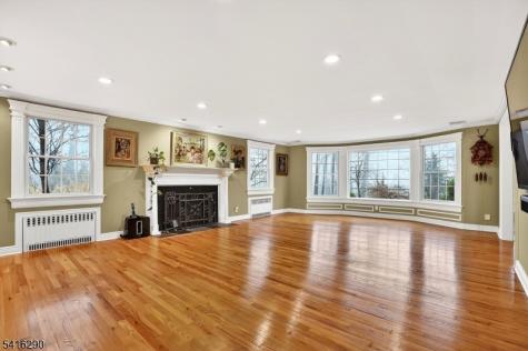 8 Hemlock Lane Kinnelon NJ 07405