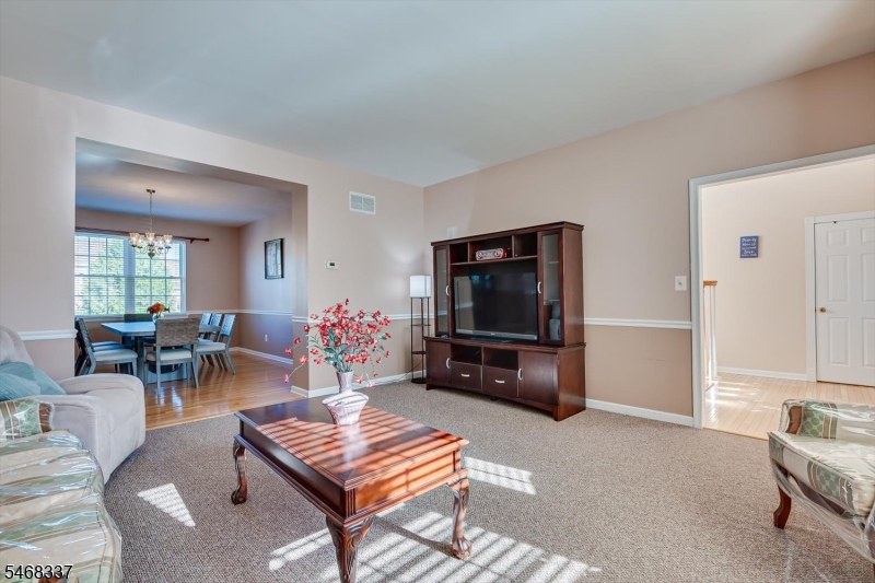 41 Treetops Circle Franklin NJ 08540