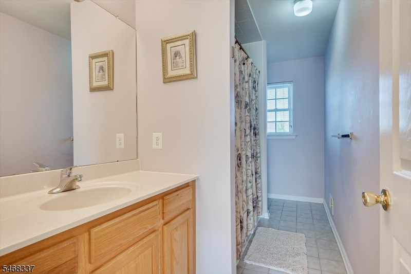 41 Treetops Circle Franklin NJ 08540