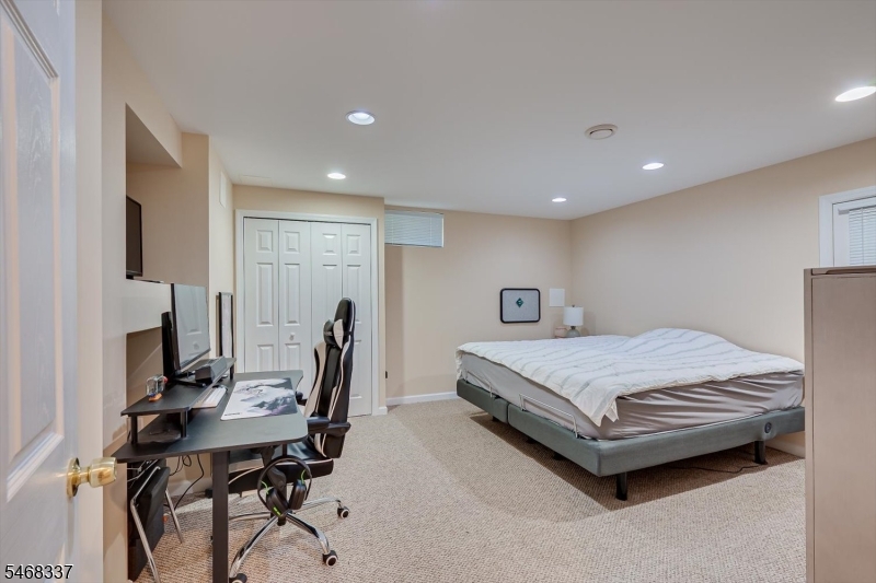 41 Treetops Circle Franklin NJ 08540