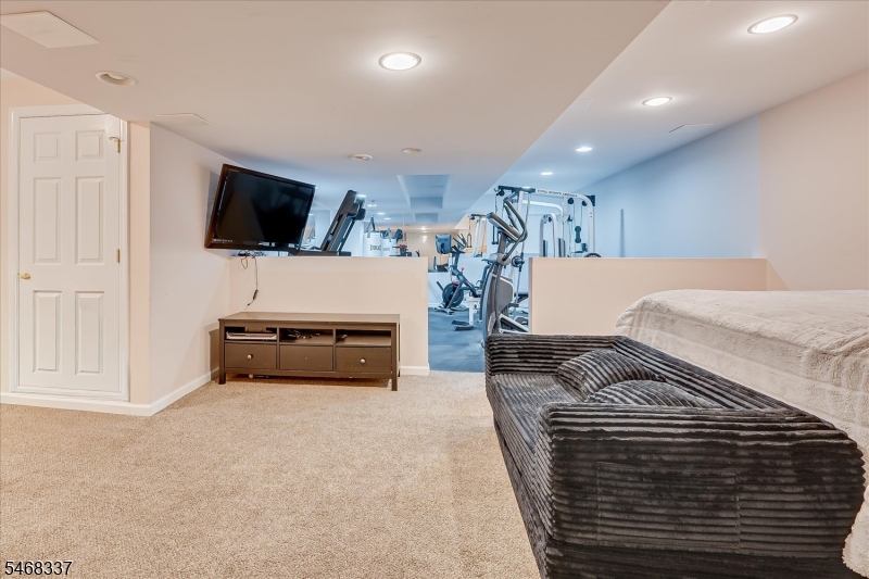 41 Treetops Circle Franklin NJ 08540