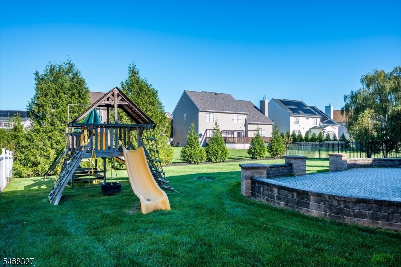 41 Treetops Circle Franklin NJ 08540