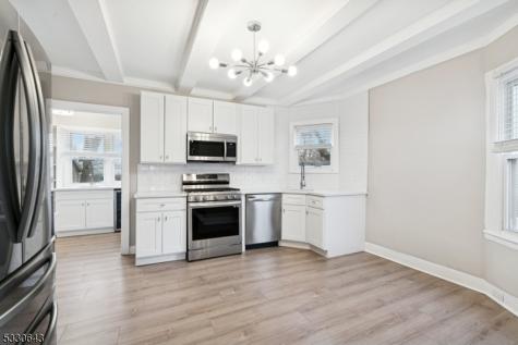 20 Lake Street East Orange NJ 07017
