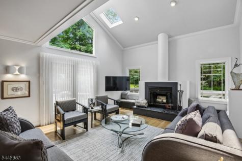 11 Maywood Court North Caldwell NJ 07006