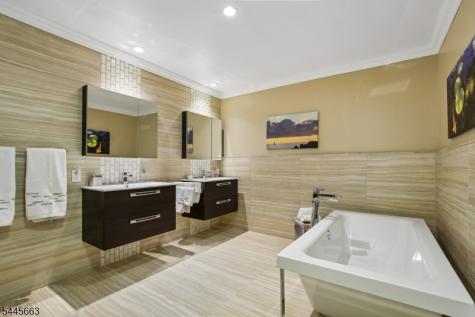 11 Maywood Court North Caldwell NJ 07006