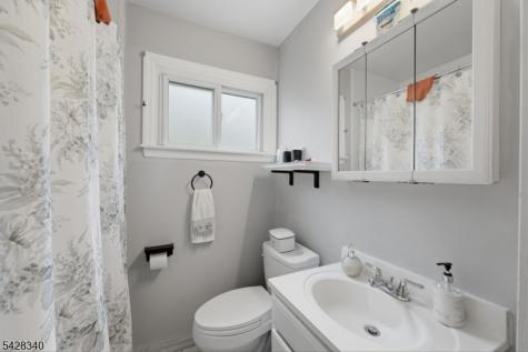 38 Wendy Road Woodbridge NJ 07067