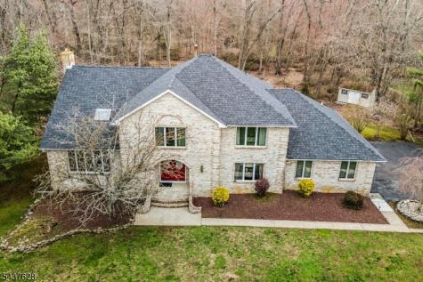 3 Shira Lane Manalapan NJ 07726