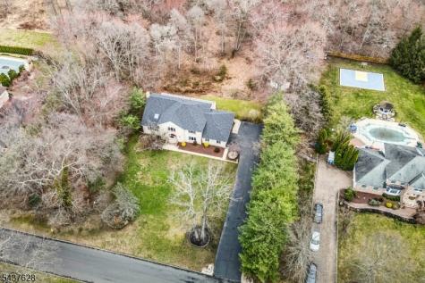 3 Shira Lane Manalapan NJ 07726