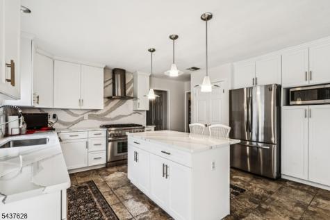 3 Shira Lane Manalapan NJ 07726