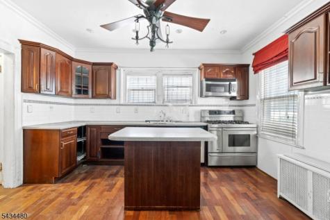 124 Vassar Avenue Newark NJ 07112