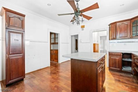 124 Vassar Avenue Newark NJ 07112