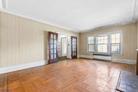 124 Vassar Avenue Newark NJ 07112