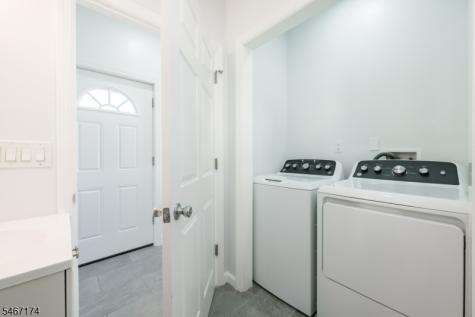 137 Amherst Street East Orange NJ 07018