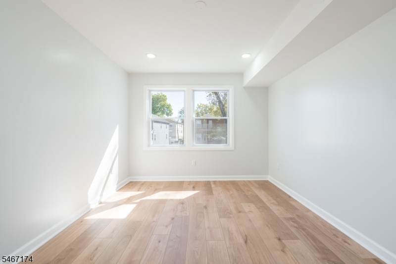 137 Amherst Street East Orange NJ 07018