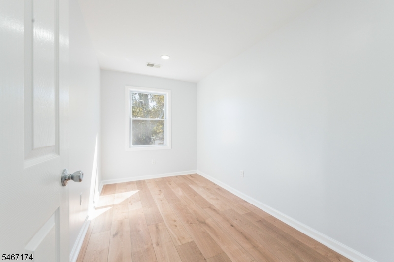 137 Amherst Street East Orange NJ 07018
