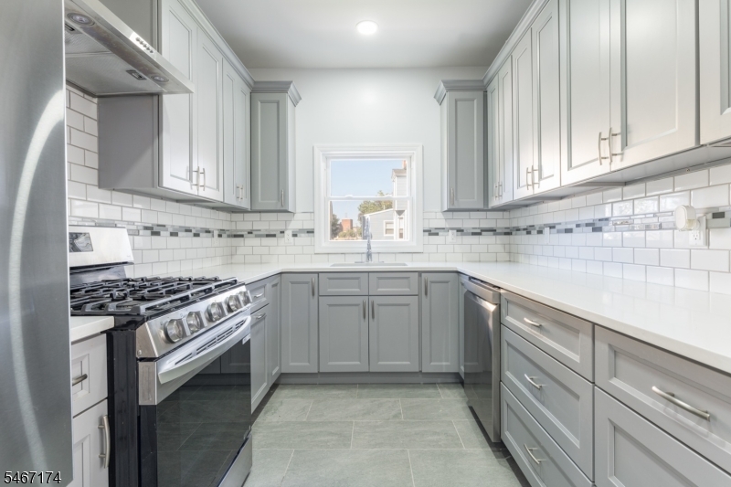 137 Amherst Street East Orange NJ 07018