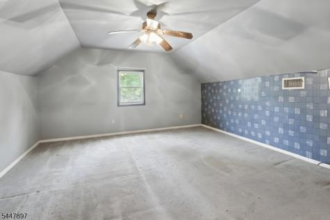92 Silver Lake Avenue Edison NJ 08817